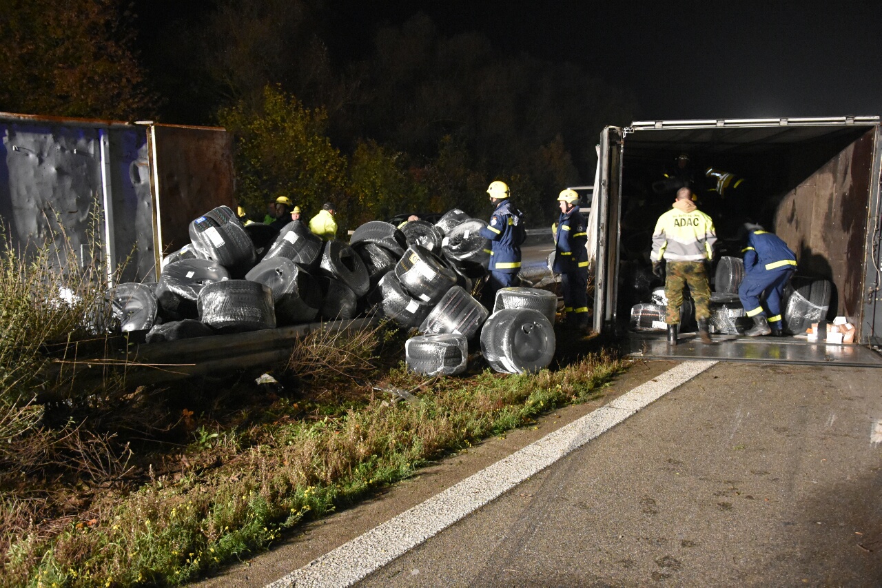 Große Bildergalerie von dem LKW Unfall auf der A6 gestern Abend WiWa