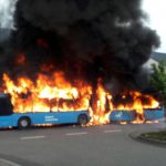 Sankt-Leon-Rot : Linienbus geht in Flammen auf. Feuer greift auf Wohnhaus über. - www.wiwa-lokal.de