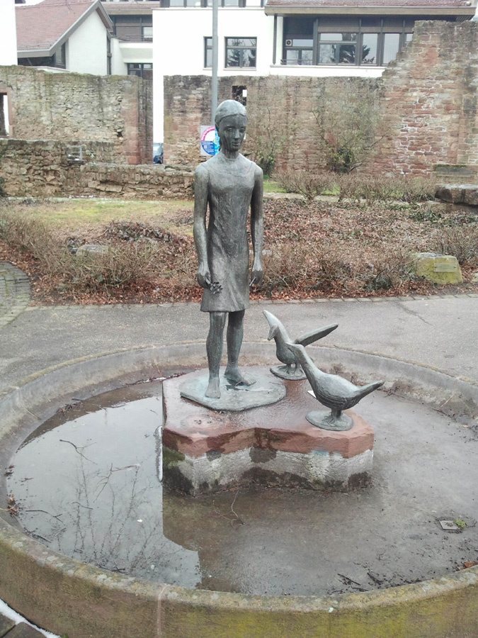 Figur vom Gänselieselbrunnen entwendet