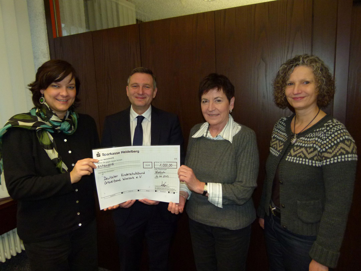 BTZ Wiesloch übergibt 1000 Euro an den Kinderschutzbund