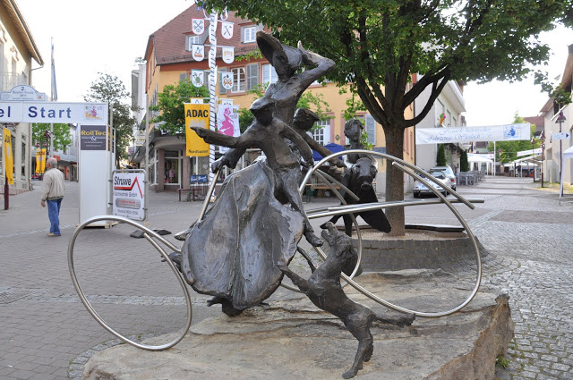 Bertha Benz Skulptur in Wiesloch