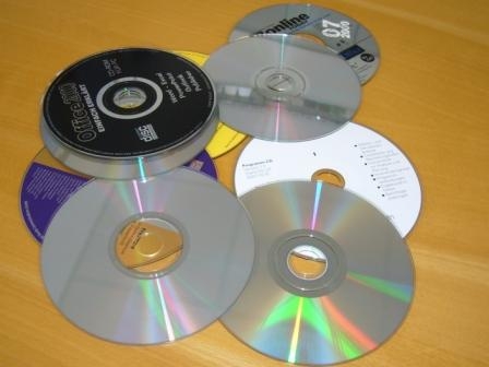 CDs und DVDs sammeln unterstützt Kinderhilfsprojekte