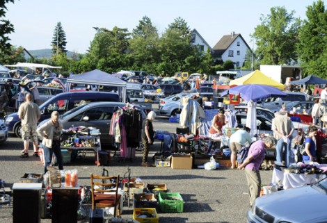 58+ Flohmarkt Traunstein Festplatz, Annahme ab 7 uhr | infos bei