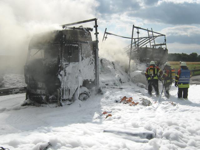 Feuerwehr Wiesloch auf der A6 im Einsatz