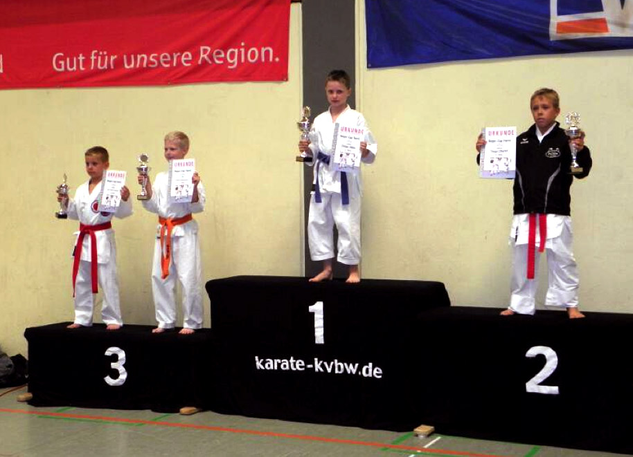 Gold und Bronze für TSG Karate Kids