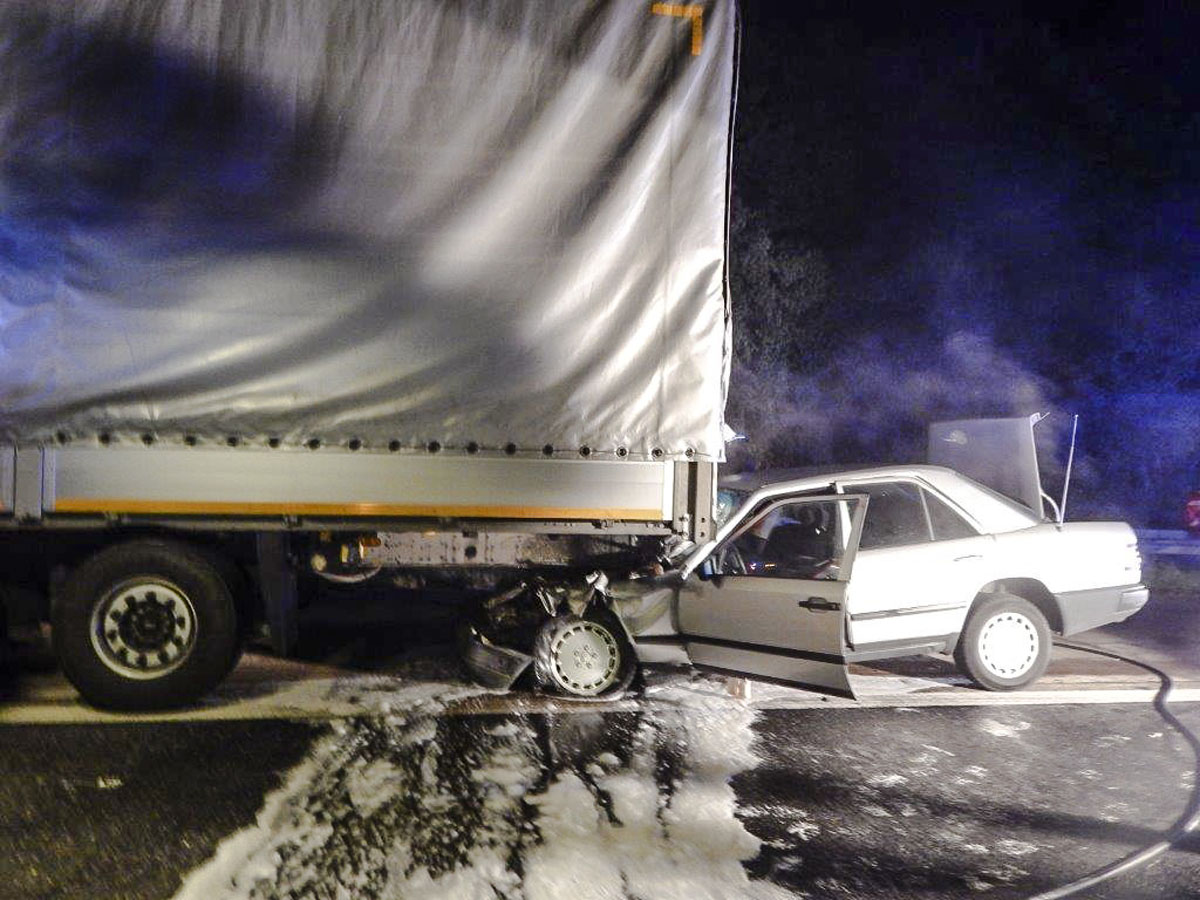 Bilder vom PKW-Brand auf der A5