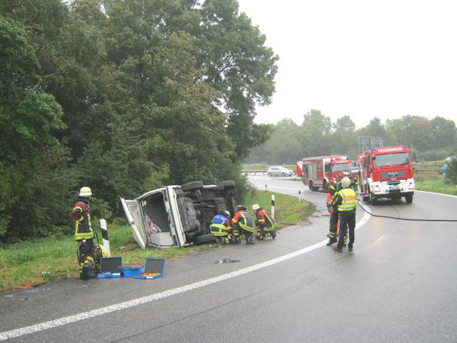 Feuerwehr Wiesloch: Einsatz bei einem Verkehrsunfall A 6/Überleitung A 5