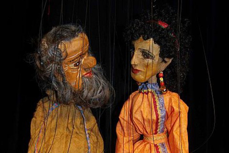 „Die Frau um Sokrates“ im Marionetten Theater
