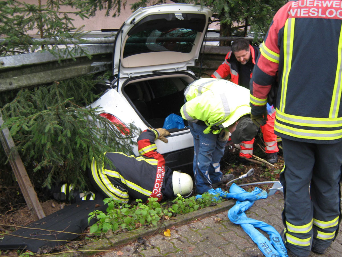 Schatthausen: Person eingeklemmt