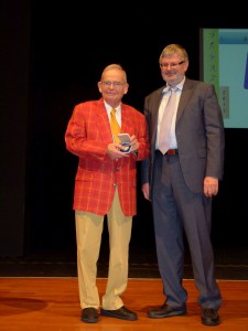Eine besondere Auszeichnung wurde Richard Fischer vom TTC Wiesloch zuteil, er wurde mit der Ehrenplakette der Stadt Wiesloch ausgezeichnet