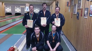 Hintere Reihe v.l.:  Gerald Drescher (1. Platz Senioren A)  Frank Steffan (3. Platz Herren) Jürgen Kögel (2. Platz Senioren A)  Vordere Reihe: v.l.: Marcus Cap (1. Platz Junioren) Dennis Cap (3. Platz Junioren) Hintere Reihe v.l.:  Gerald Drescher (1. Platz Senioren A) Frank Steffan (3. Platz Herren) Jürgen Kögel (2. Platz Senioren A)   Vordere Reihe: v.l.: Marcus Cap (1. Platz Junioren) Dennis Cap (3. Platz Junioren)  