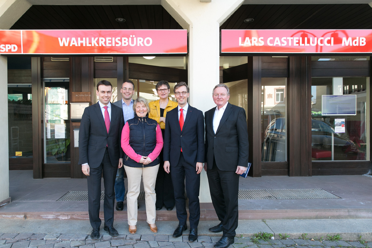 Präsidium der Landes-SPD im neuen Büro von Lars Castellucci