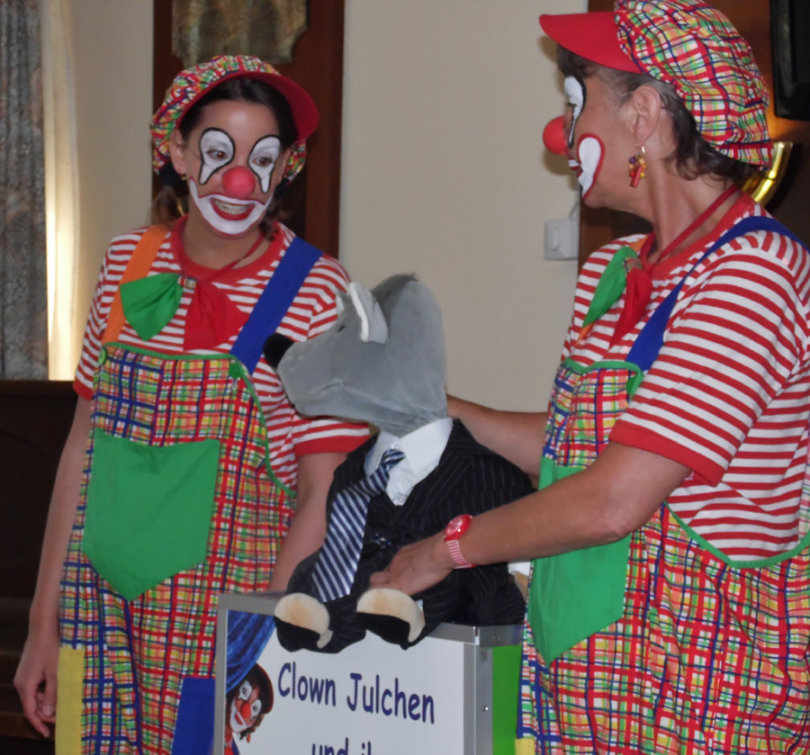 Geschützt: Clown Julchen mit ihren Zaubermäusen in der Senioren-Residenz Sonneneck