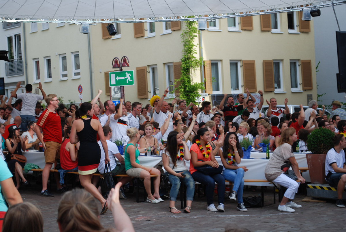 Erste Bilder: Stadtfest Eröffnung 2014 und Viewing auf dem Marktplatz