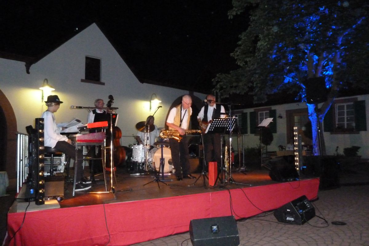 Fritz Neidlinger und seine Jazz Cats – Swingender Jazz auf dem Schlossplatz