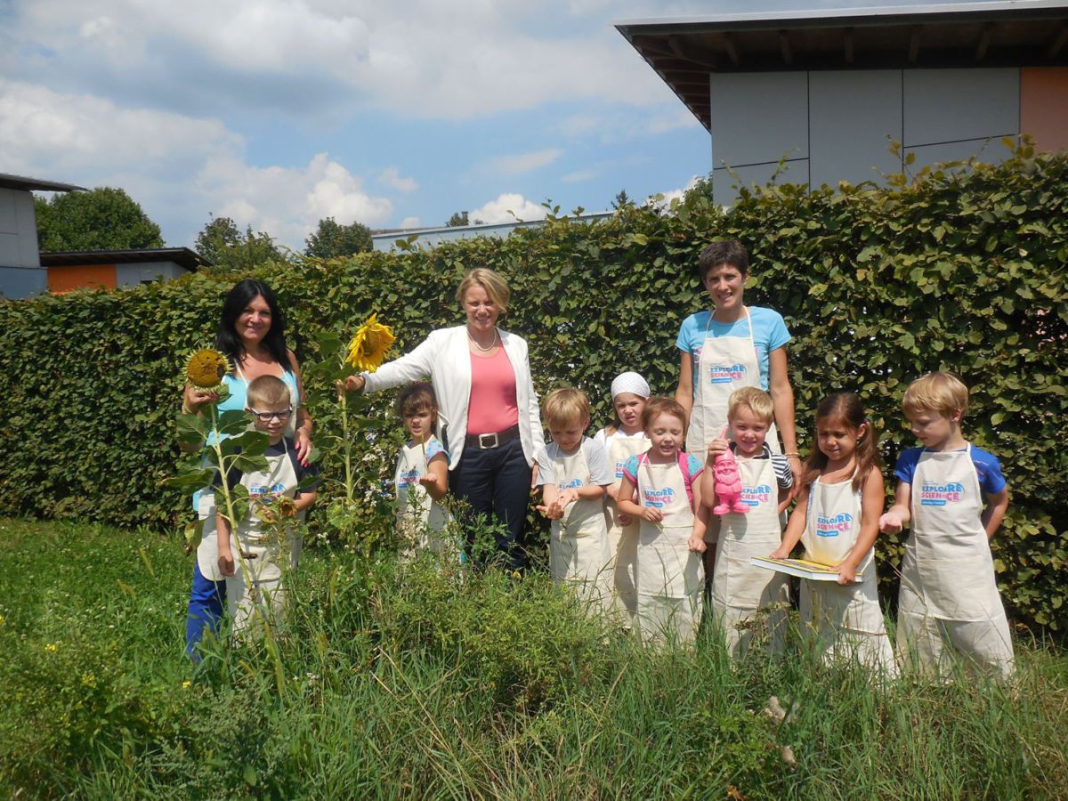 Preiswürdige Gartenarbeit im “Haus der Kinder”