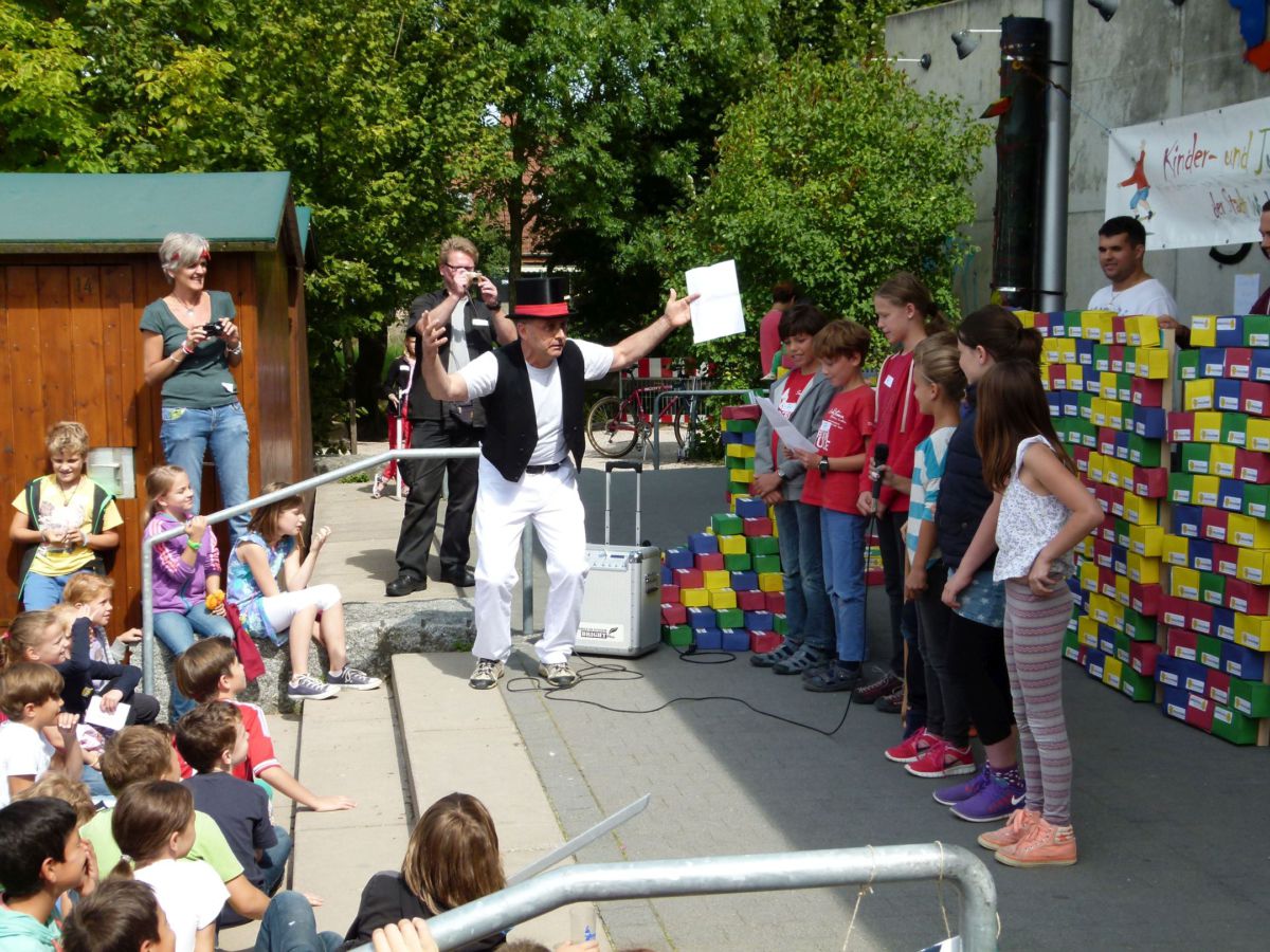 Kinderspielstadt im Ferienspaßprogramm  Aus „Trostlos“ wird „Freidorf“