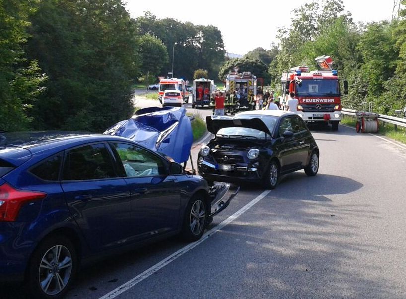 Schwerer Unfall auf der B3 -Bilderstrecke