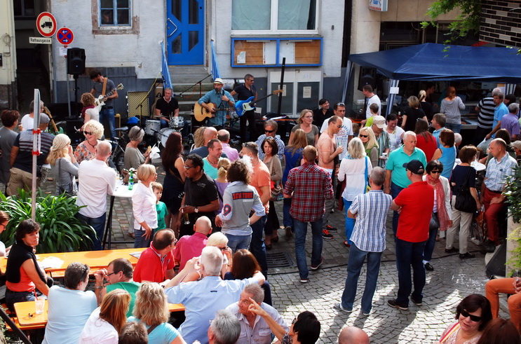 Wieslocher Herbstmarkt mit verkaufsoffenem Sonntag, Flohmarkt & Bauernmarkt – unbedingt vormerken