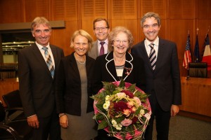 Eva Maria Arens mit Bundesverdienstkreuz