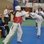 Mara Steinwagner (blaue Kampfweste) erkämpft die Goldmedaille