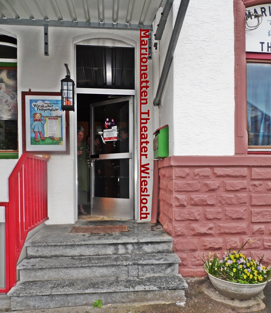 „Der zerbrochene Krug“  – Uraufführung des Wieslocher Marionetten Theaters