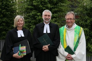 Walldorf. Pfarrer Bernd Hoeppner Verabschiedung. Schuldekanin Christine Wolf, Bernd Hoeppner und Pfarrer Dieter Nesselhauf. 28.06.2015 - Helmut Pfeifer.