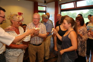 Wiesloch. KG Blau - Weiss JHV 2015 mit Verabschiedung des langjaehrigen Vorsitzenden Manfred Walter. Unser Bild zeigt v.l. Steffen Wolter, Manfred Walter, Sitzungspraesident Reinhold Hirth, Brigitte Heger-Hoefling und Sven Walzel.  20.07.2015 - Helmut Pfeifer.