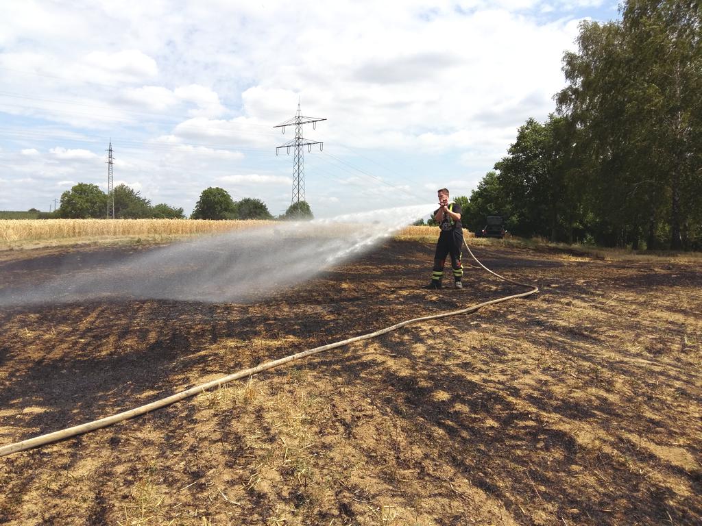 Flächenbrand auf Stoppelacker – Achtung, überall erhöhte Brandgefahr