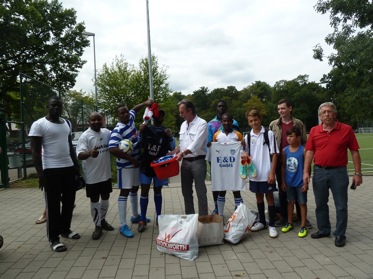 SpVgg Baiertal freut sich über Schuh- und Trikotspenden für Asylbewerber