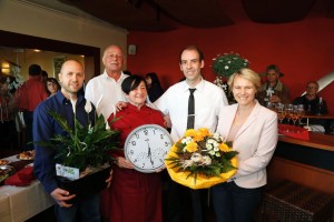 Walldorf. Neueroeffnung von Nikis Tante Ju. Von links 2.Vor. Aeroclub Torsten Fetzer, Clemens Andreas Saga Andres, Christian Andres un BMin Christiane Staab. 07.04.2016 - Helmut Pfeifer.