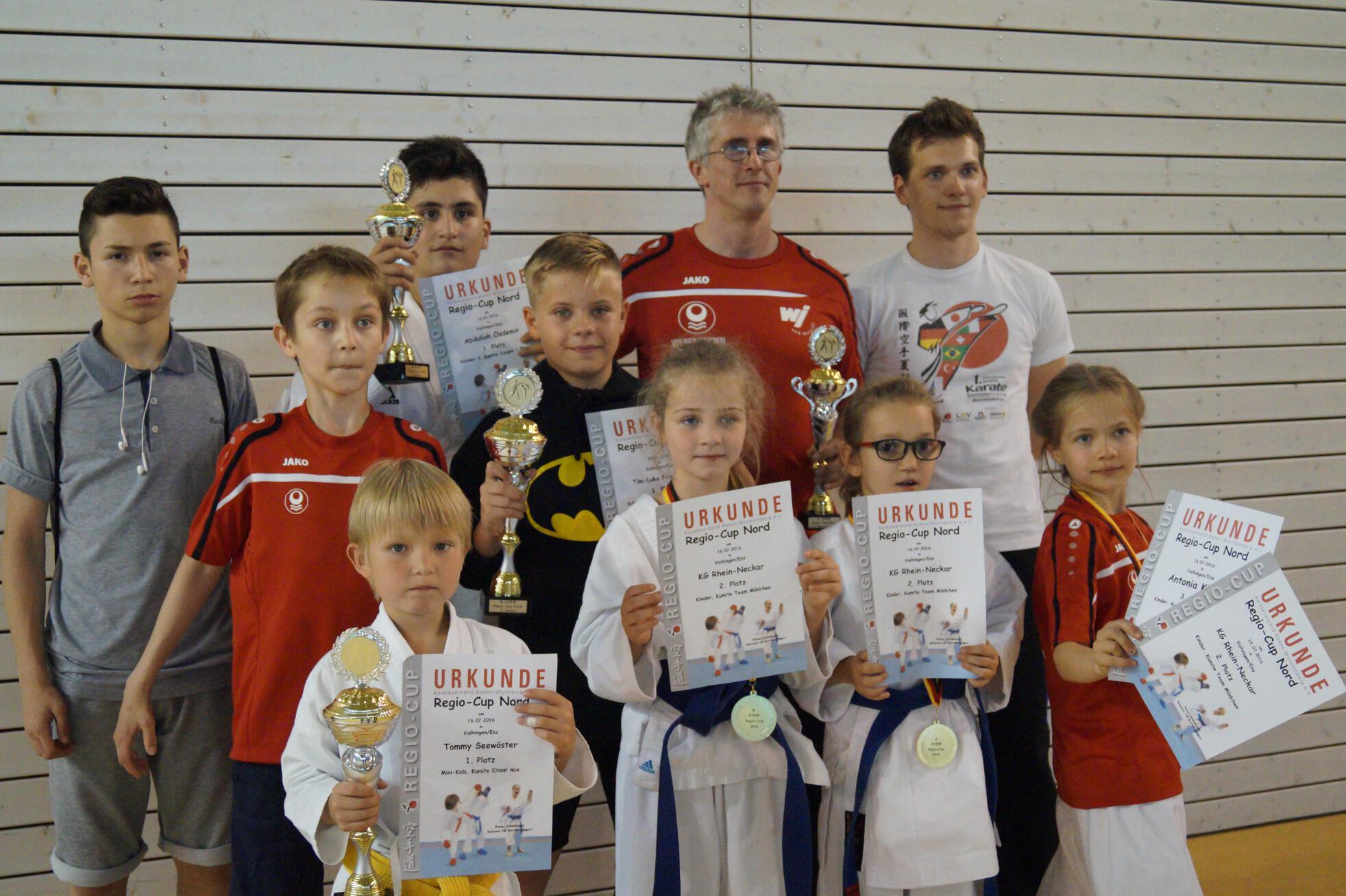 Karate Minis und Kids erfolgreich