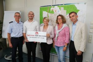 Walldorf. Ehrung Aktion Beistehen statt rumstehen. Mit v.l. Uwe Schroetel, Erdil Ibis, BMin Christiane Staab, Sonja Mohr und Guenther Bubenitschek. 14.07.2016 - Helmut Pfeifer.