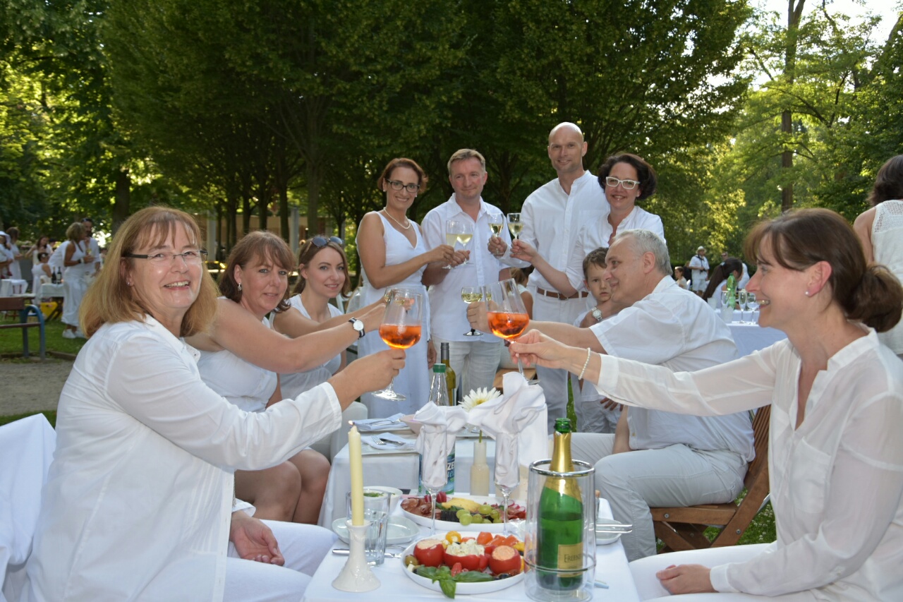 Eröffnung – Dîner en blanc in Wiesloch 2016