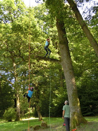 Bogenschießen, Kletteraktionen und Barfußpfad