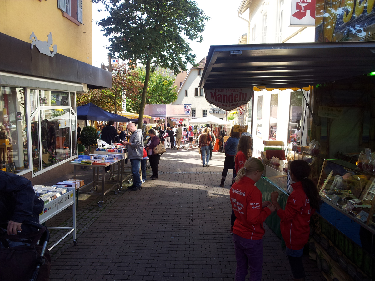 Wieslocher Herbstmarkt mit verkaufsoffenem Sonntag, Flohmarkt & Bauernmarkt – Jetzt am Wochenende