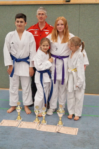 4 x Edelmetall beim Deutschen Shito Ryu Cup