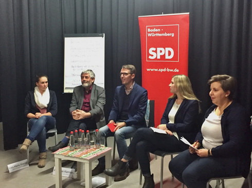 Podiumsdiskussion zu Jugend & Politik