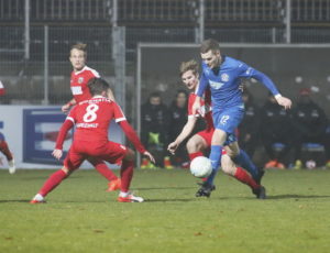 Walldorf. FC Astoria - Walldor gegen VfR Wormatia Worms. 02.12.2016 - Helmut Pfeifer.