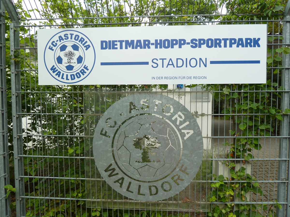 DFB-Pokal-Spiele in Walldorf und Sandhausen: Verkehrsänderung beachten!