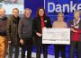 Auto Wagner übergibt Scheck an Hospiz Agape