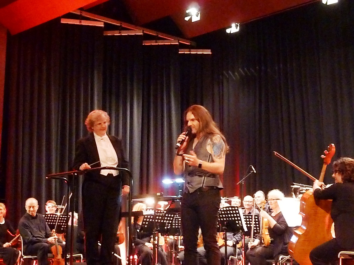 „Magic Sound of Summernight“ – SAP Sinfonieorchester rockte die Astoria-Halle