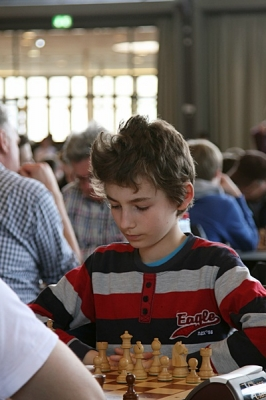 Simultanschach gegen Marco Dobrikov beim Schulfest der Waldschule