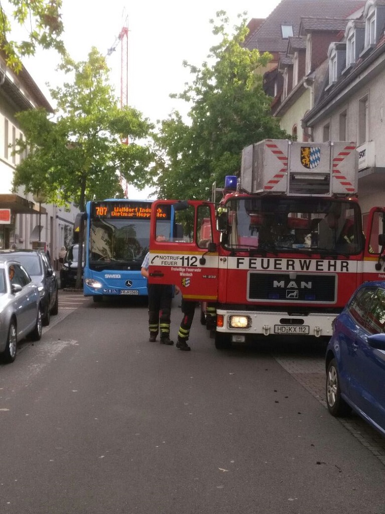 Feuerwehr unterstützt Rettungsdienst