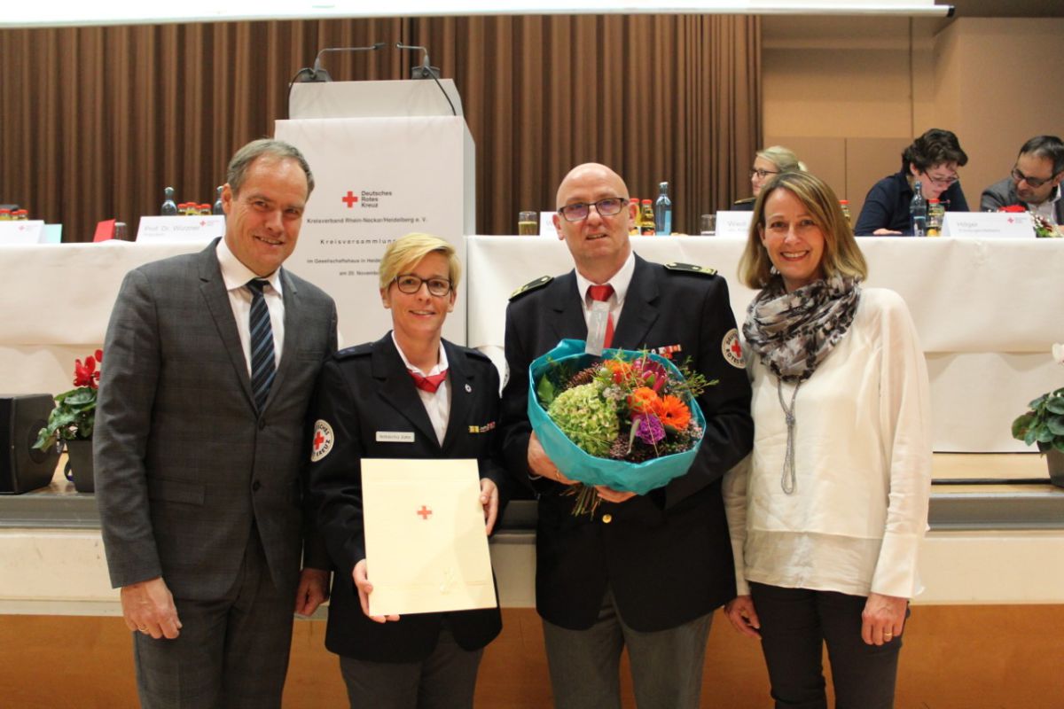 Natascha Zahn erhielt die Verdienstmedaille des DRK-Kreisverbandes in Silber