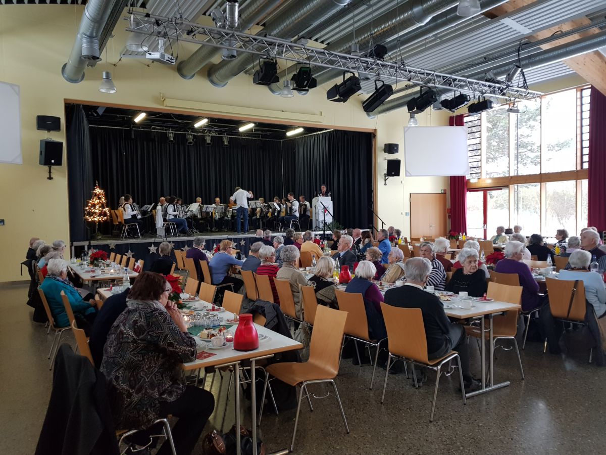 DRK-Ortsverein ludt zur Senioren-Weihnachts-Feier