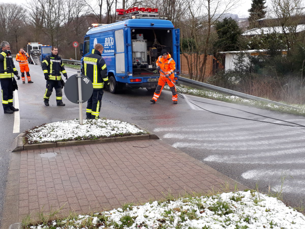 Fahrbahn-Verunreinigungen durch Ölspur