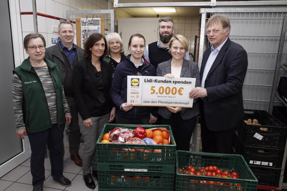 Spende der Lidl-Kundschaft für die Tafel Walldorf – 5.000 Euro per Knopfdruck