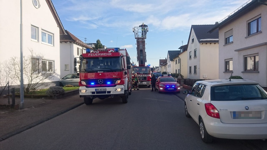 Feuerwehr unterstützt Rettungsdienst