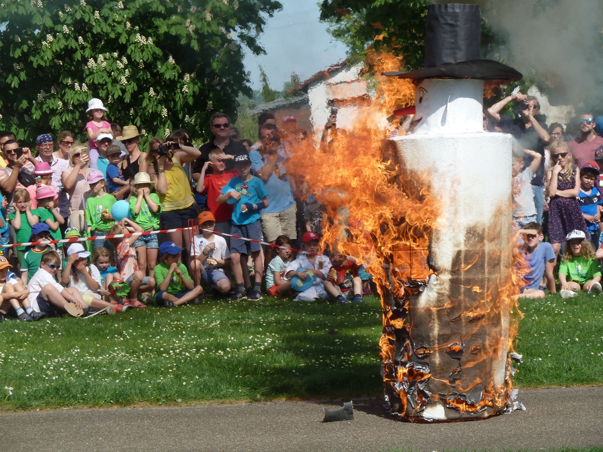 Das war der Sommertagszug in Walldorf – Vergnügungspark noch bis 24.04.